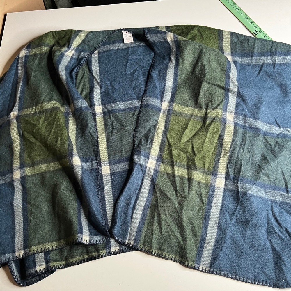 Woolrich Plaid Wrap Poncho Green Navy Blue Blanket Stitch Open Front One Size